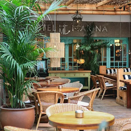 & Restaurant Marina بالاموس