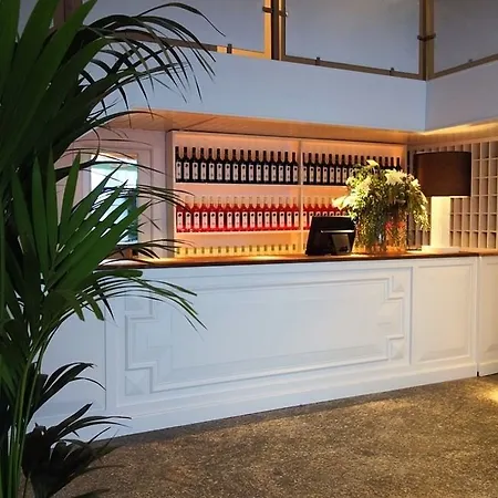 & Restaurant Marina Hotel 2*