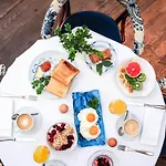 & Restaurant Marina Hotel 2*